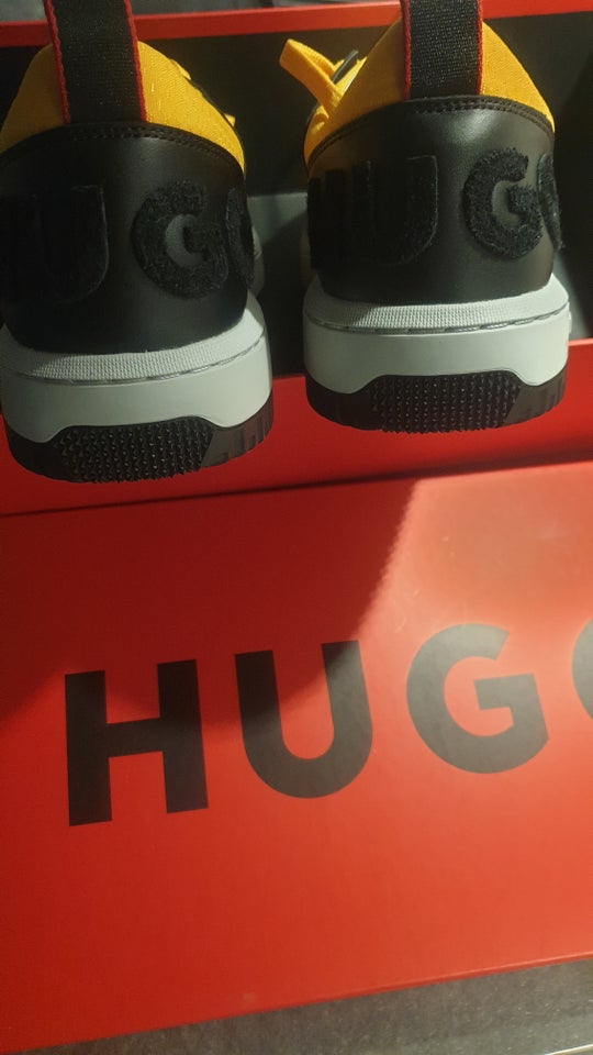 Sneakers, Hugo Boss, str. 43