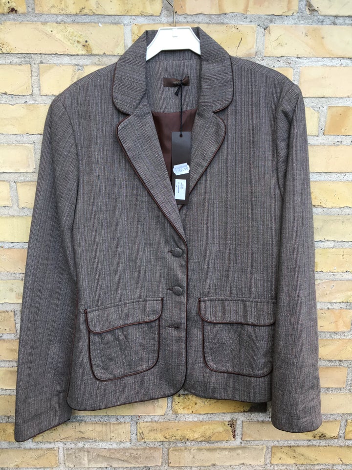 Blazer, str. 44, Minus