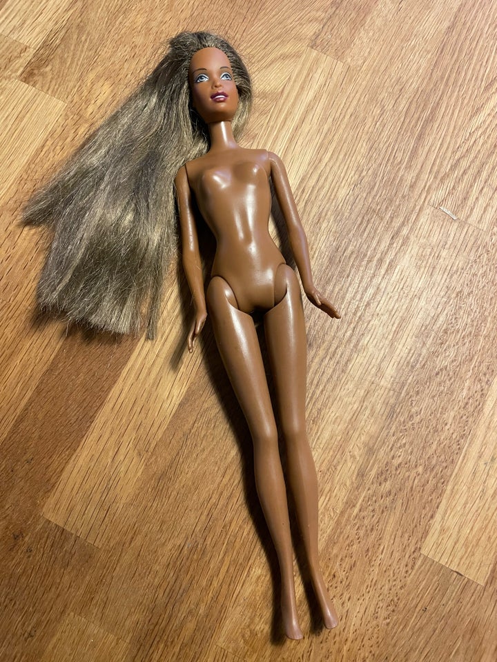 Barbie, Barbie mørk