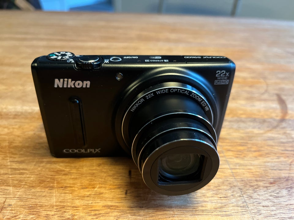 Nikon digital, 16 megapixels, 22 x