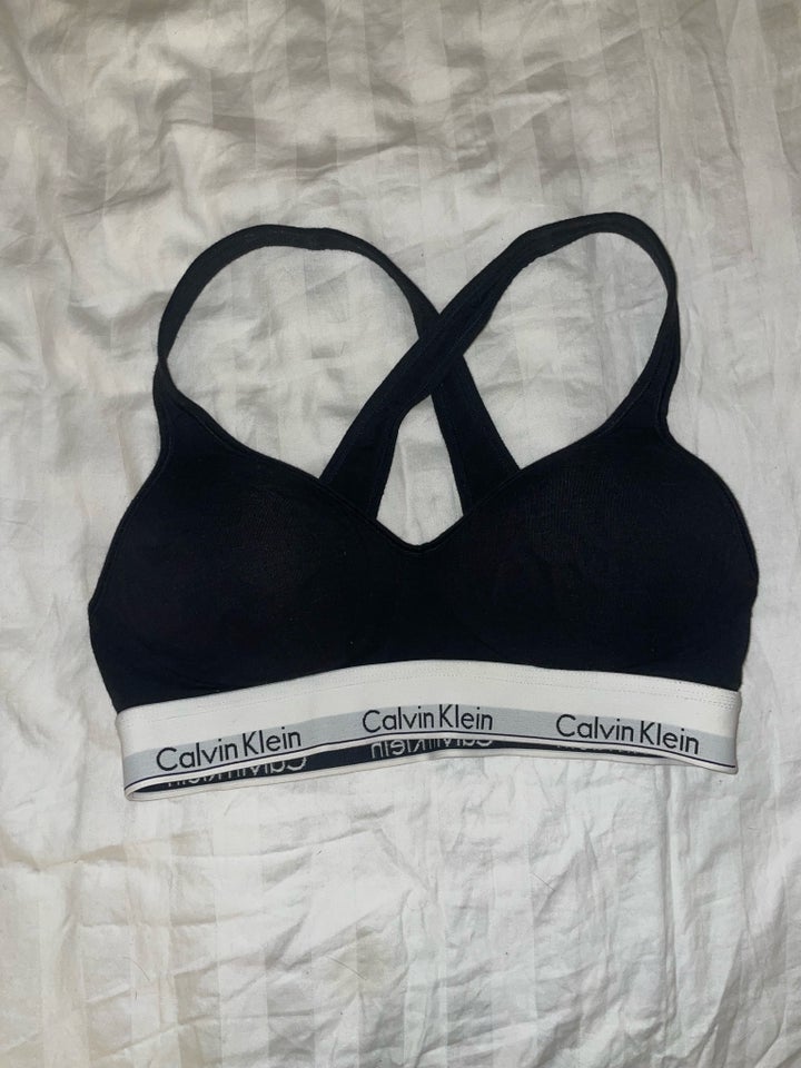 BH, Calvin Klein, str. M / b75