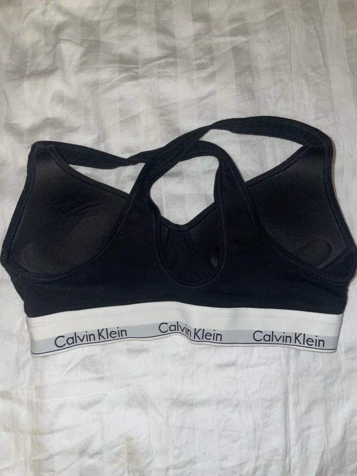 BH, Calvin Klein, str. M / b75