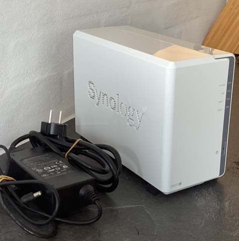 NAS, Synology, God