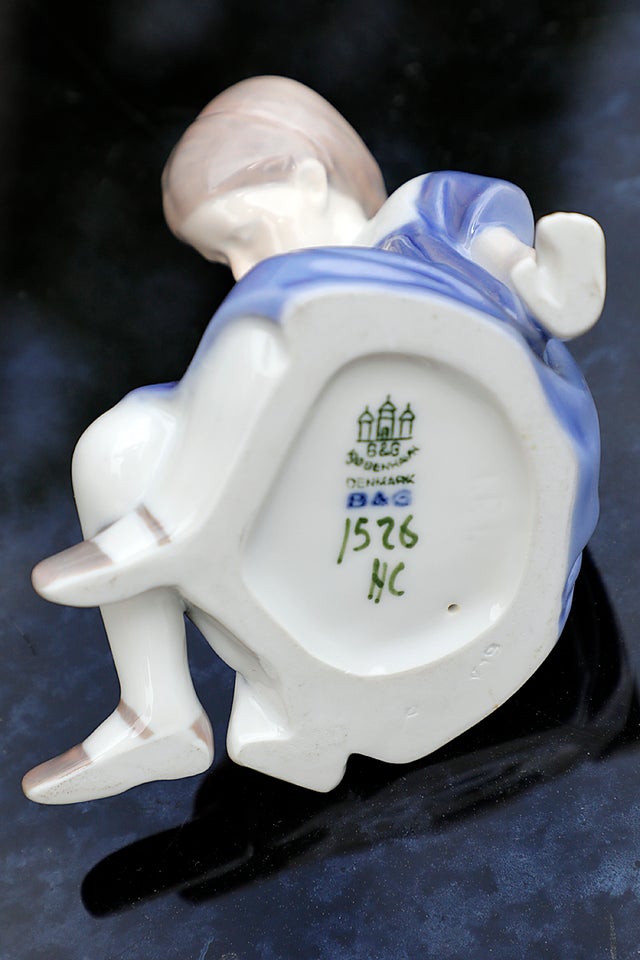 Pige med dukkePorcelæns figur