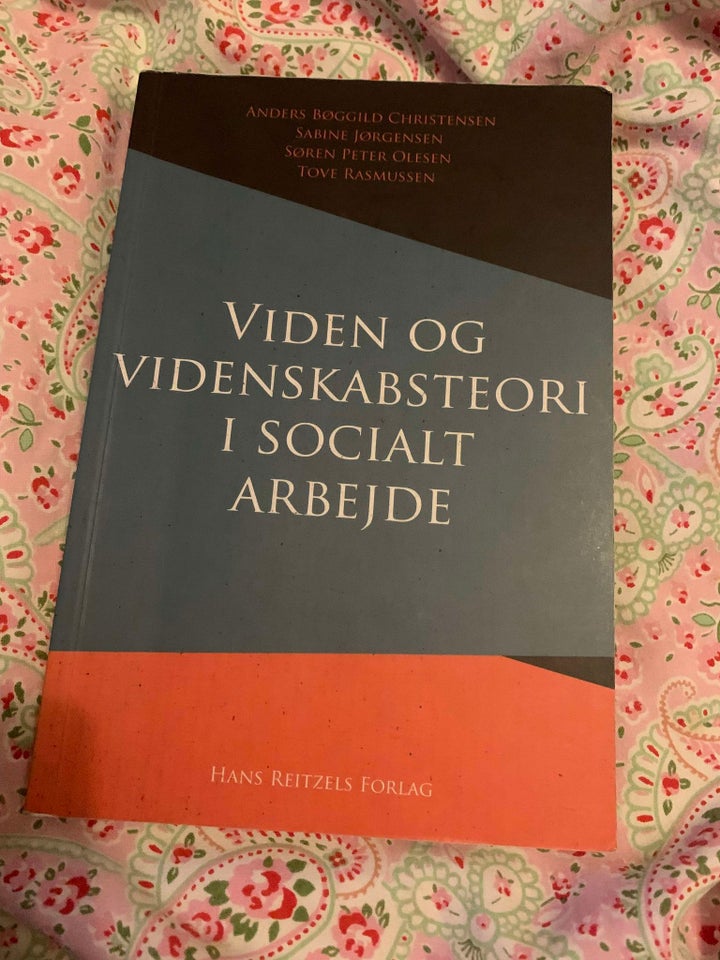 Viden og videnskabsteori i socialt