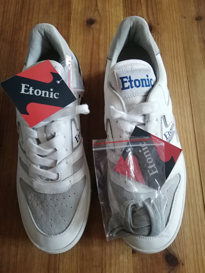 Sneakers Etonic str 42