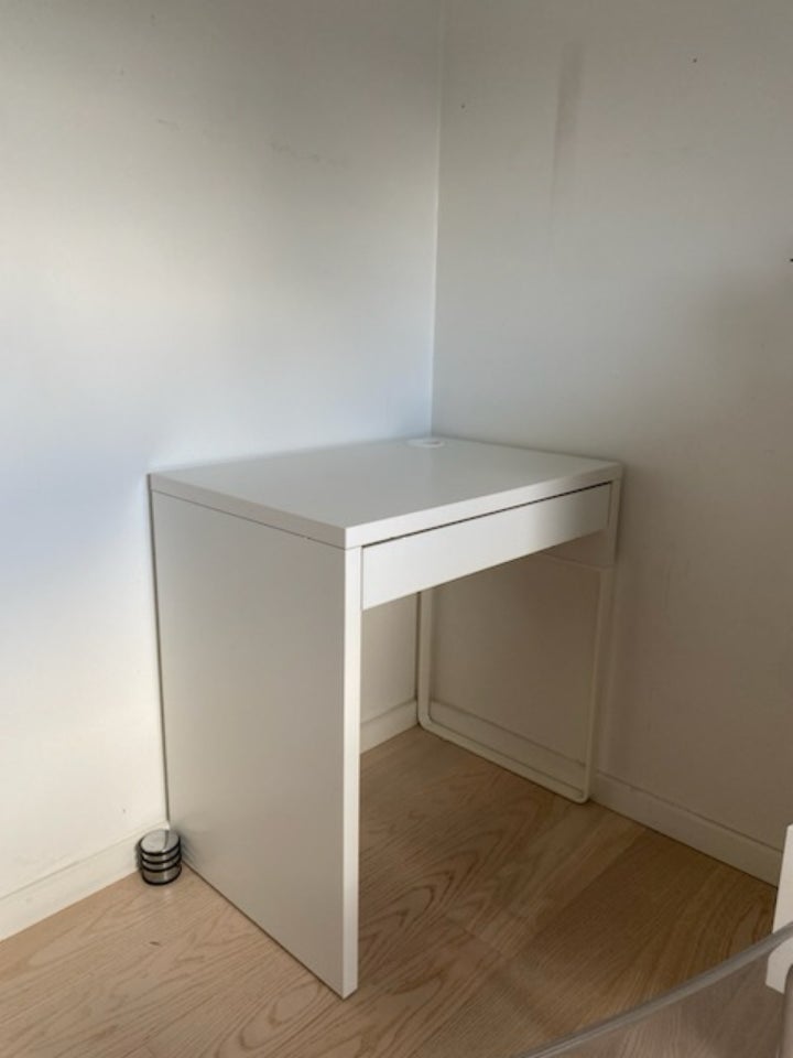 Skrivebord, IKEA Micke, b: 73 d: 50