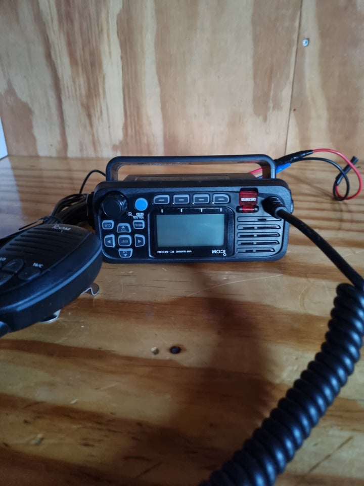 Icom IC-M330GE med indbygge...