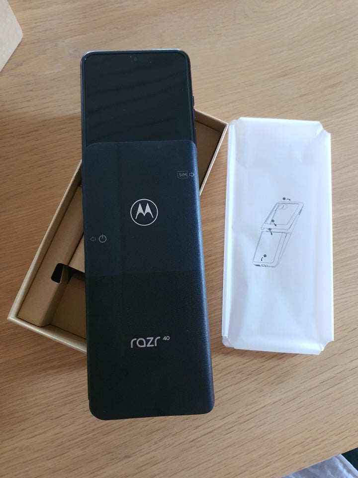 Motorola Razr 40, 8 , Perfekt