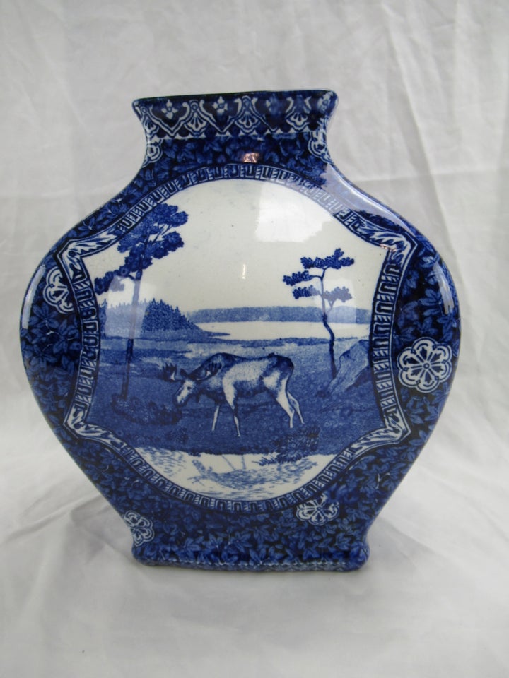 Antik Vase Med Elg Og Natur Motiv