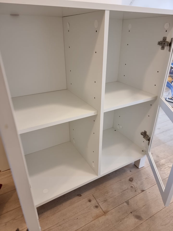 Vitrineskab IKEA Eket b: 70 d: 35