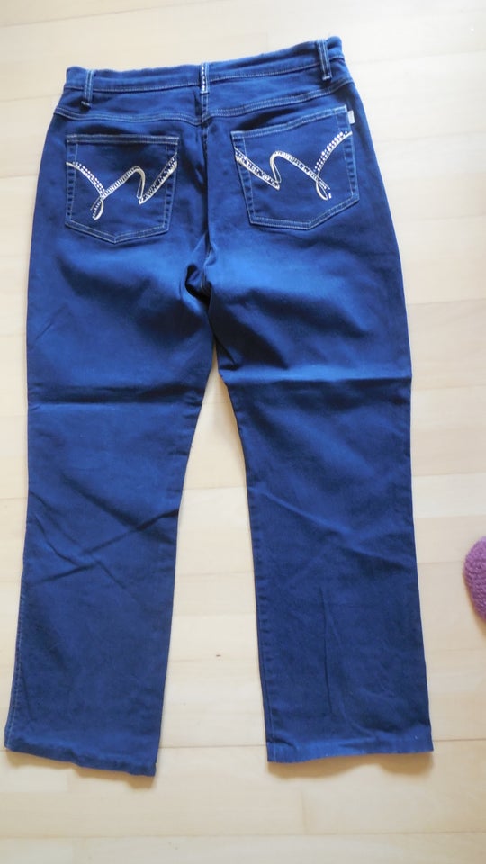 Jeans, Intown, str. 42