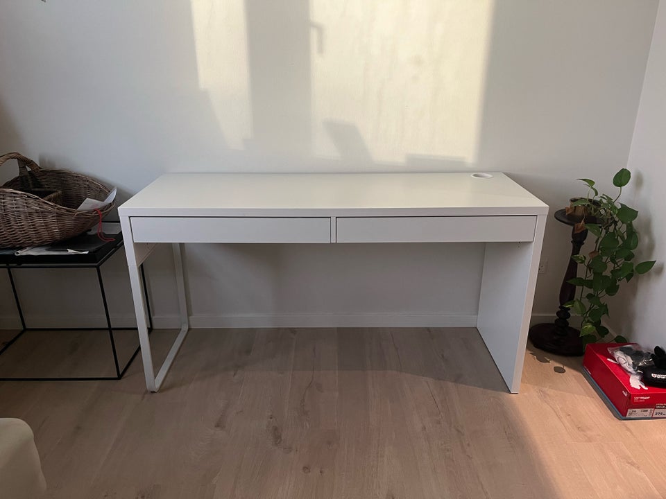 Skrivebord, Ikea