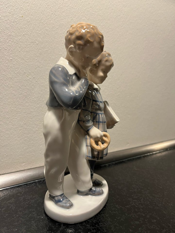 Porcelænsfigur dreng og pige,