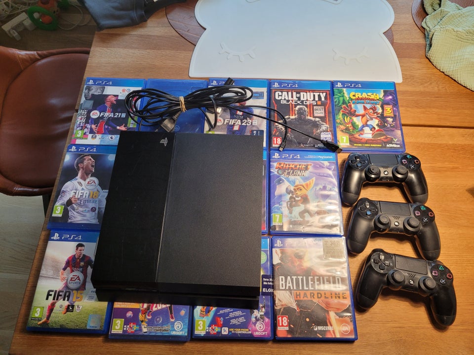 Playstation 4, 500 GB, God