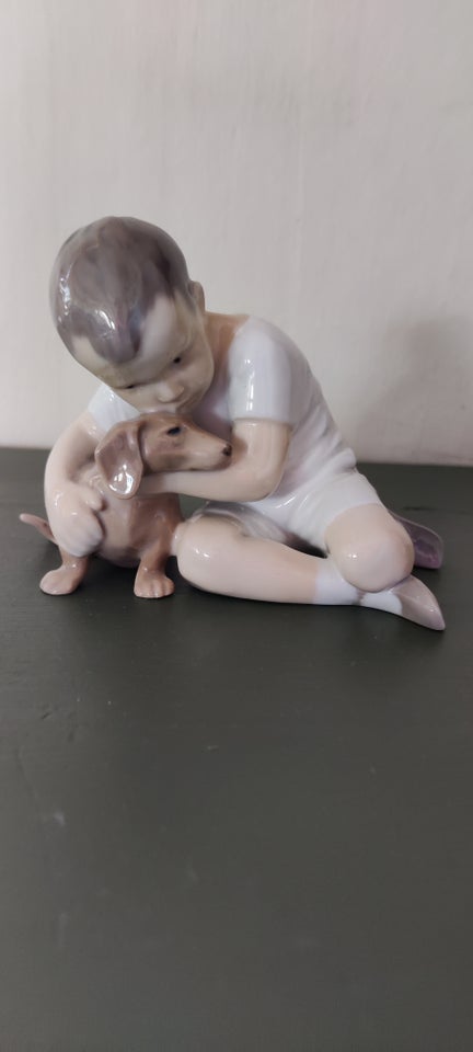 Porcelænsfigur Dreng med hund