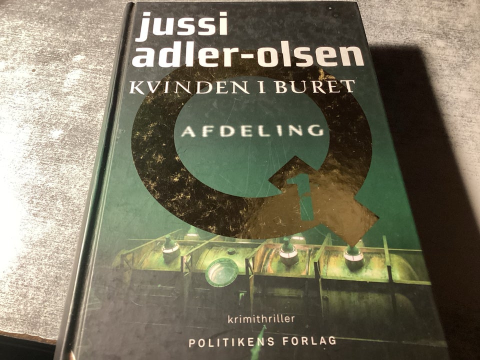 Kvinden i buret , Jussi Adler Oksen