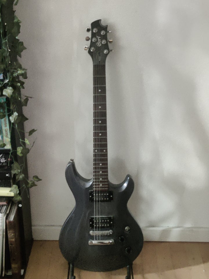 Elguitar, Cort M200