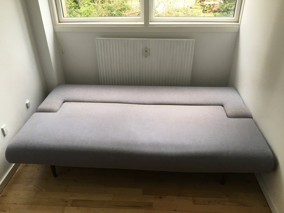 Sovesofa, Innovation Living, b: