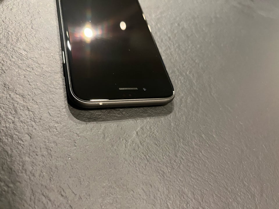 iPhone 8, 64 GB, sort