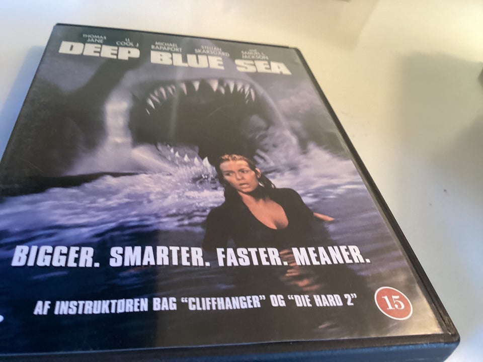 Deep Blue sea  DVD thriller