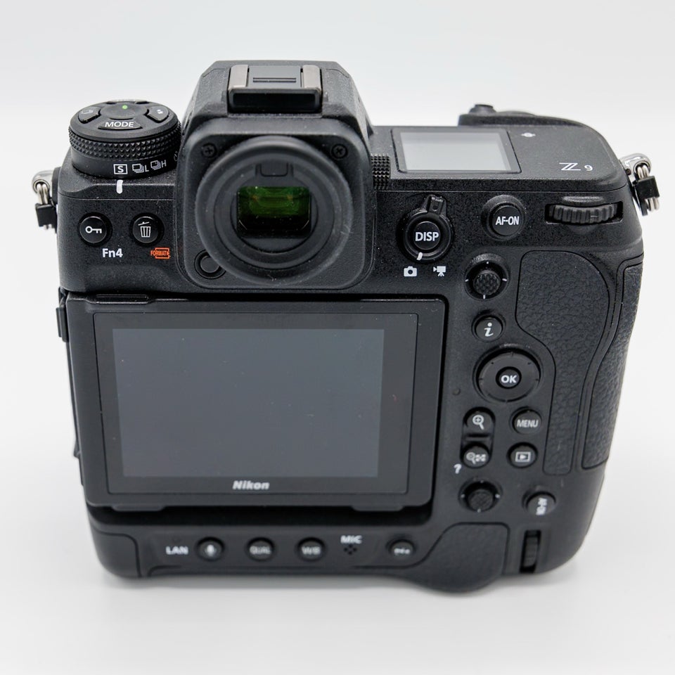 Nikon Z9, 45 megapixels