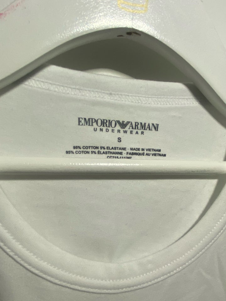 Andet, Empori Armani, str. S