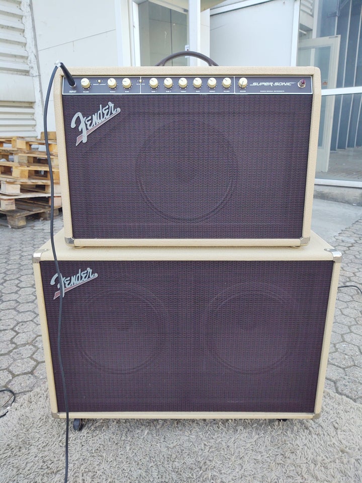 Fender Super-Sonic amplifie...