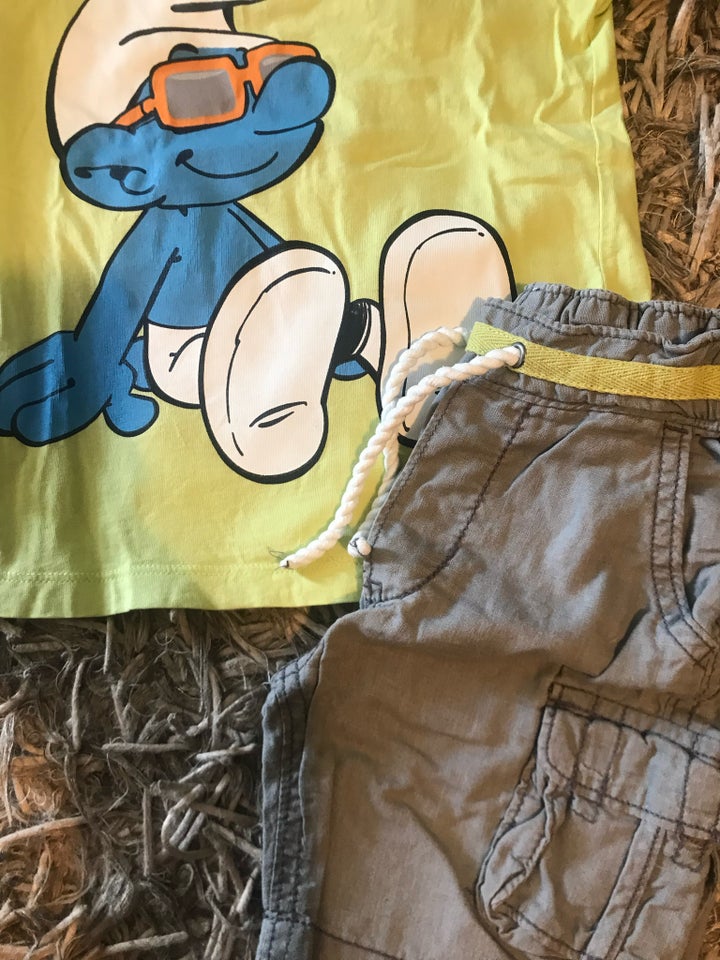 Sæt, Shorts og t-shirt med smølfer ,