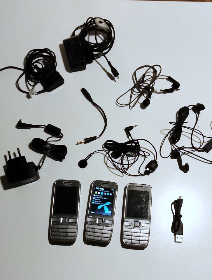 Nokia E52