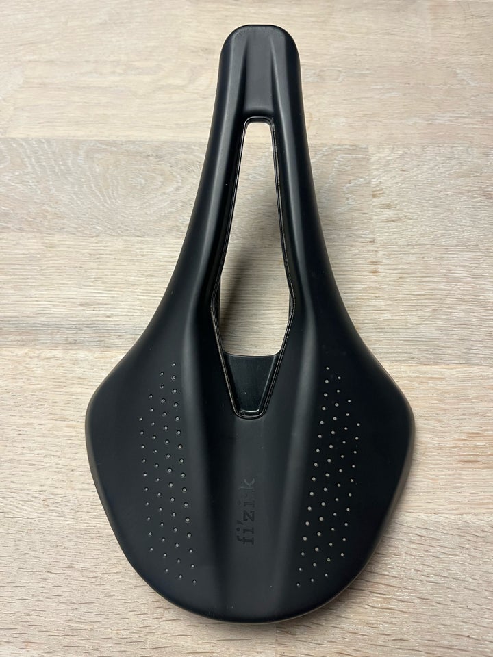 Sadel, Fizik 160 mm Tempo