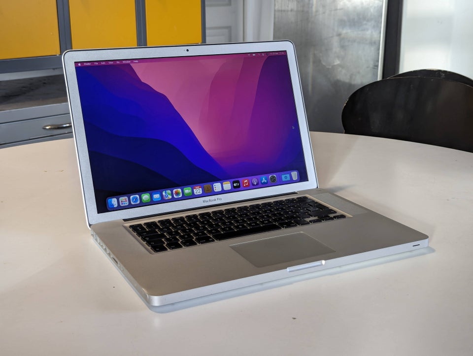 MacBook Pro 15" Intel Core i7 22