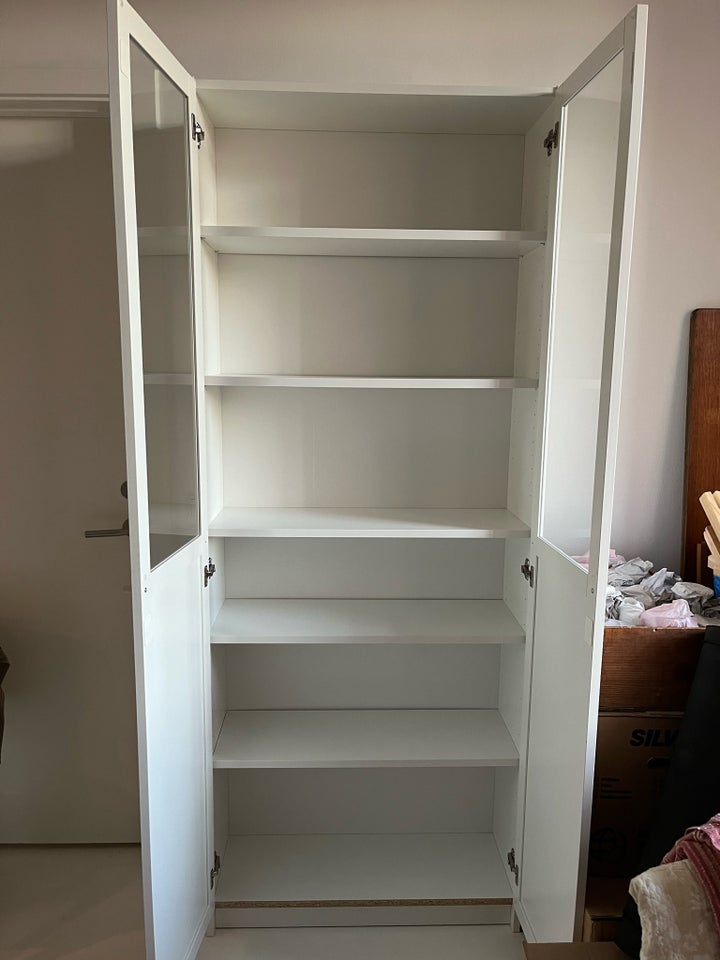 Vitrineskab Ikea b: 80 d: 30 h: 202