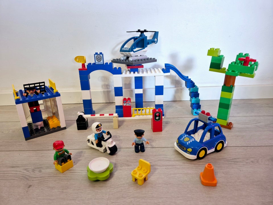 Lego Duplo, Politistation med