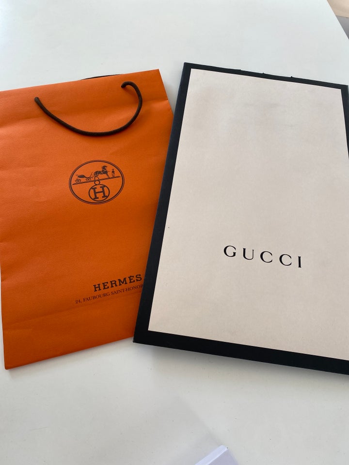 Pose Gucci/Hermes