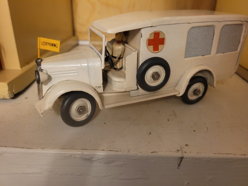 Modelbil, Tekno Ambulance