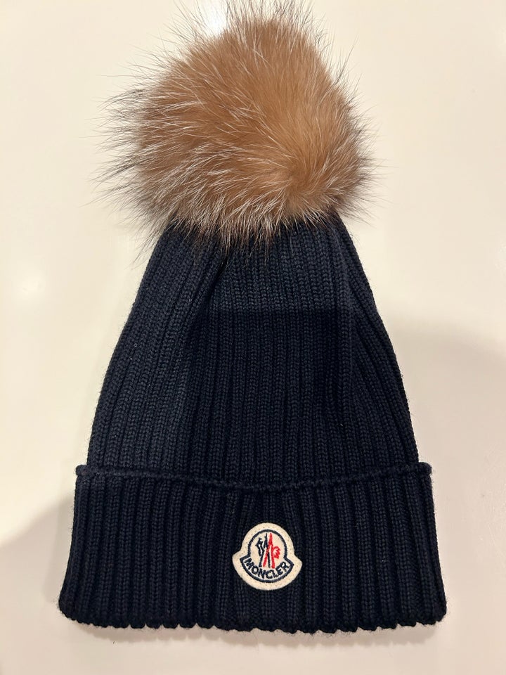 Hue, Hue, Moncler