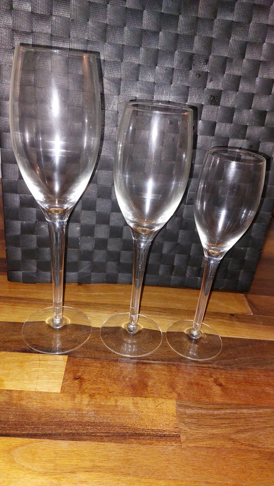 Glas, Meget langstilkede tulipan