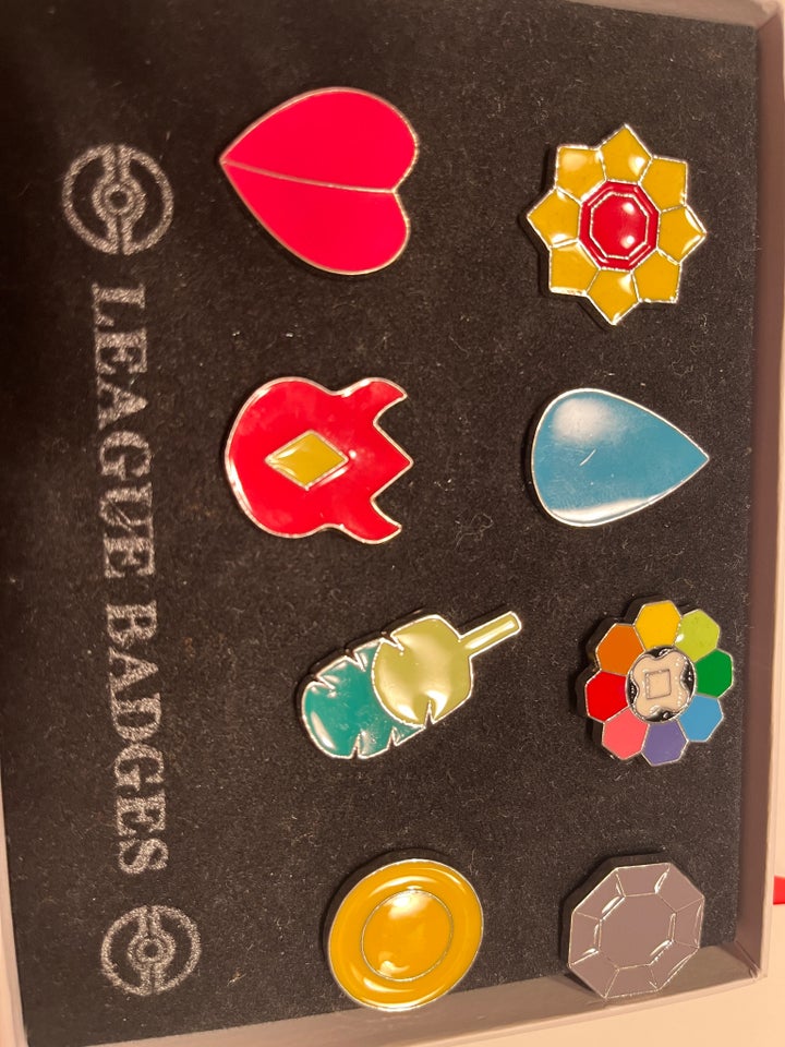 Badges, Pokemon badges pins