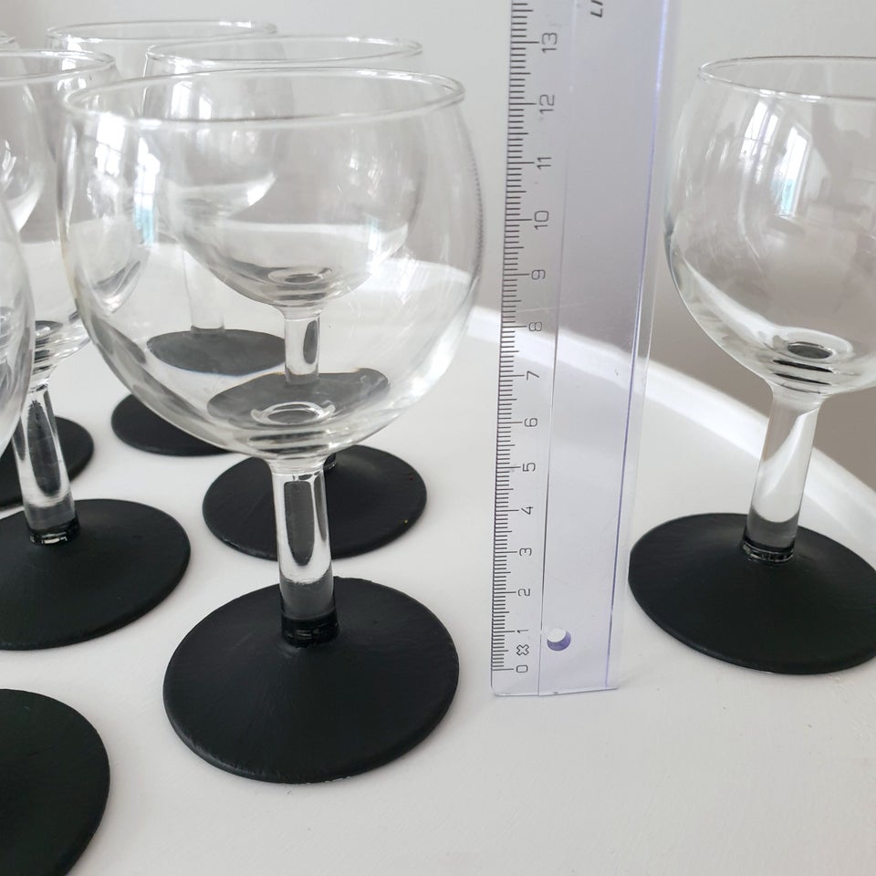 Glas, 11 vinglas med sort