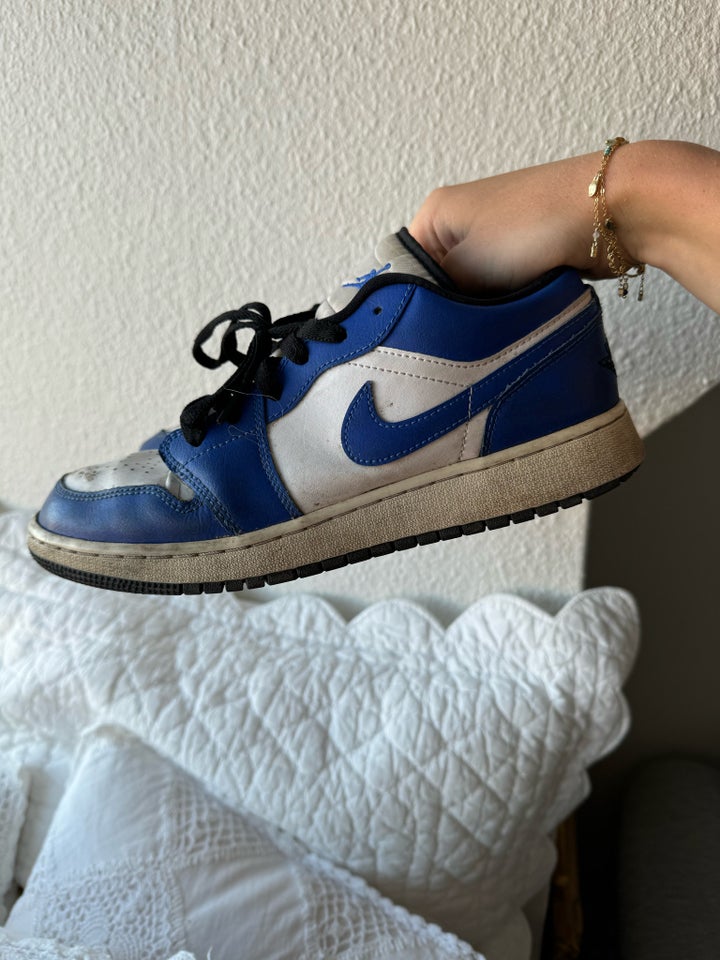 Sneakers, Nike Jordan, str. 39