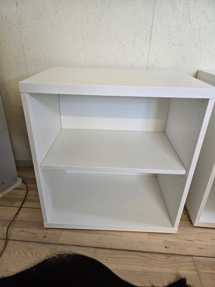 Reol, Ikea Bestå, b: 60 d: 40 h: 64