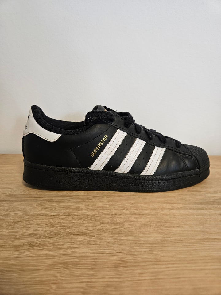 Sneakers Adidas superstars str