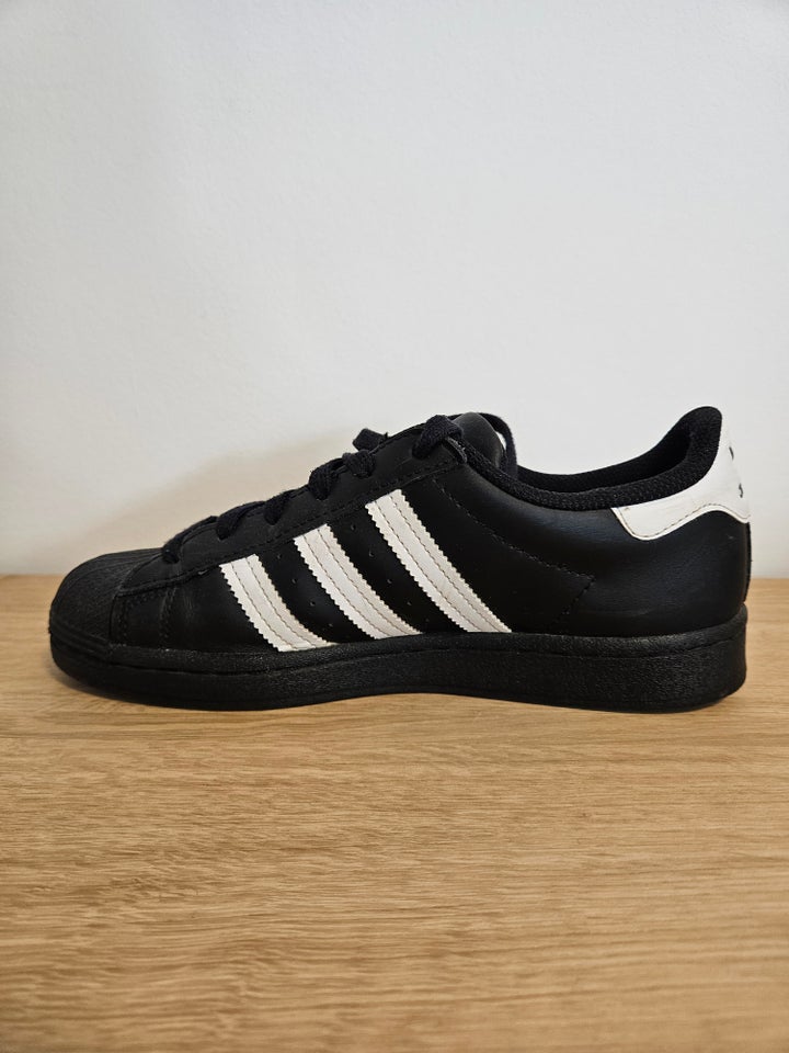 Sneakers Adidas superstars str