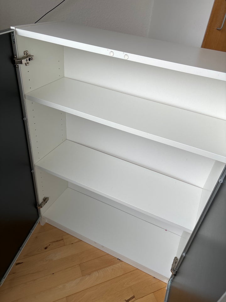 Andet skab IKEA b: 80 d: 30 h: 106