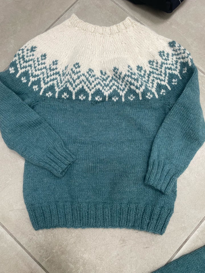 Sweater striktrøje  hjemmestrik