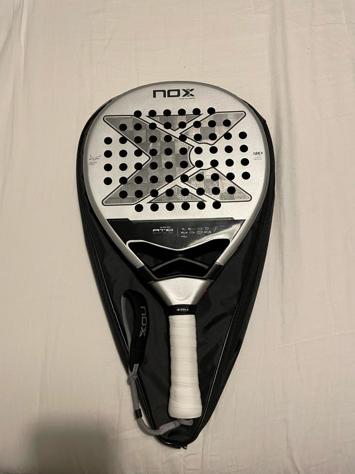 Padel bat, Nox