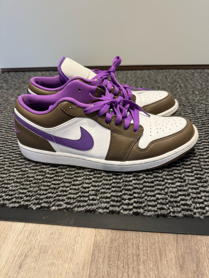 Herresko, Nike Jordan 1, str. 44