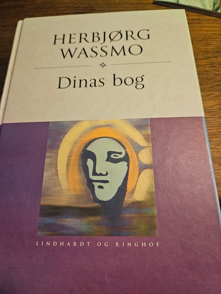 Dinas bog, Herbjørg Wassmo, genre: