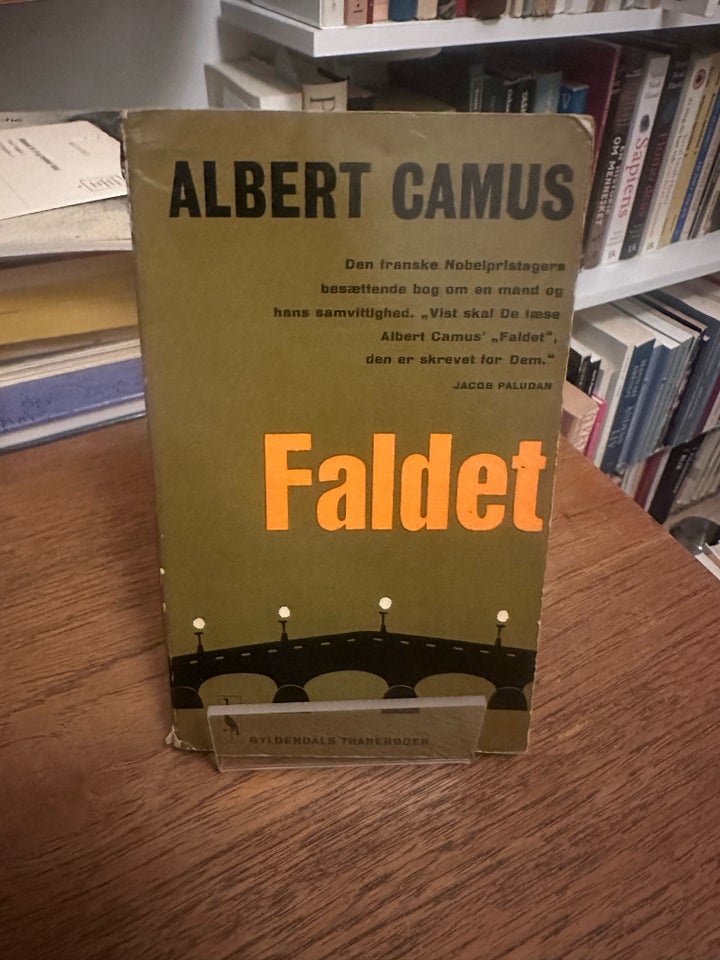 Faldet, Albert camus, genre: roman